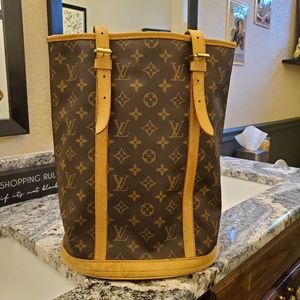Louis Vuitton Bucket Bag GM